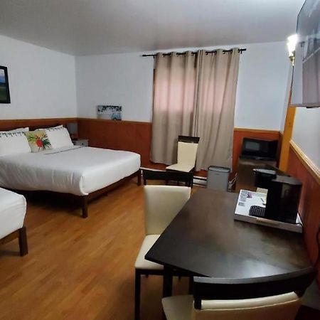 Hotel Fleurs Karaibes Saint-Alexandre-de-Kamouraska Екстериор снимка