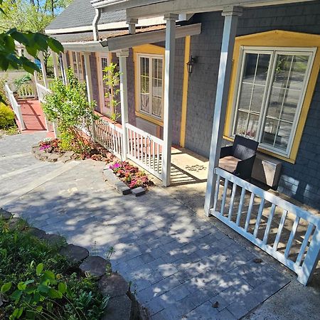 Hotel Fleurs Karaibes Saint-Alexandre-de-Kamouraska Екстериор снимка