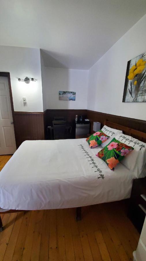Hotel Fleurs Karaibes Saint-Alexandre-de-Kamouraska Екстериор снимка