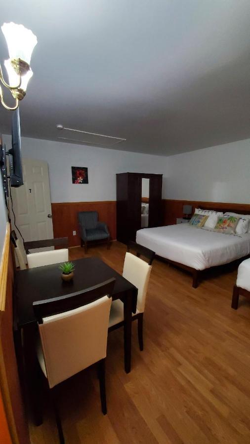 Hotel Fleurs Karaibes Saint-Alexandre-de-Kamouraska Екстериор снимка