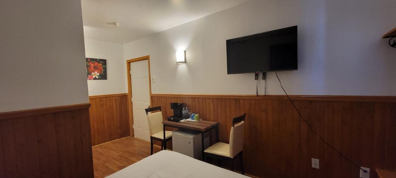 Hotel Fleurs Karaibes Saint-Alexandre-de-Kamouraska Екстериор снимка