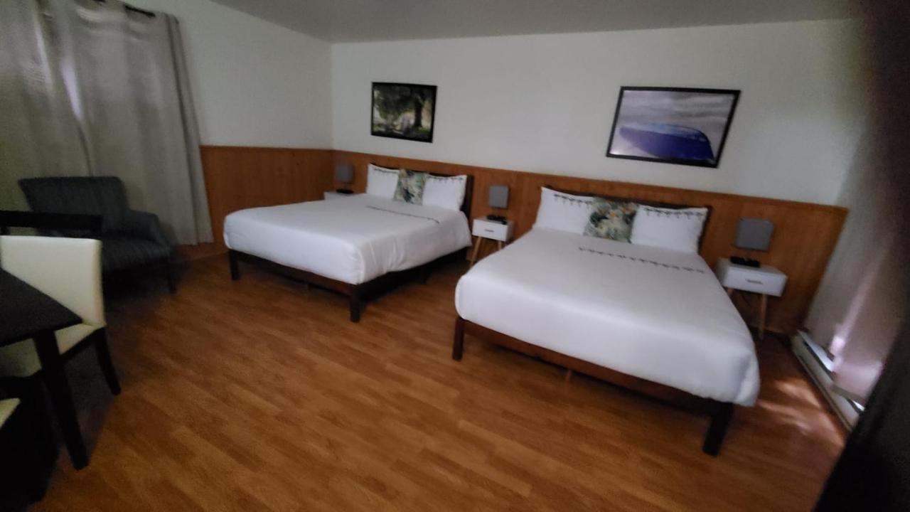 Hotel Fleurs Karaibes Saint-Alexandre-de-Kamouraska Екстериор снимка