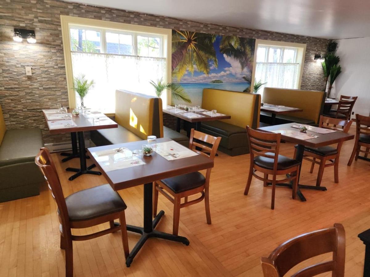 Hotel Fleurs Karaibes Saint-Alexandre-de-Kamouraska Екстериор снимка