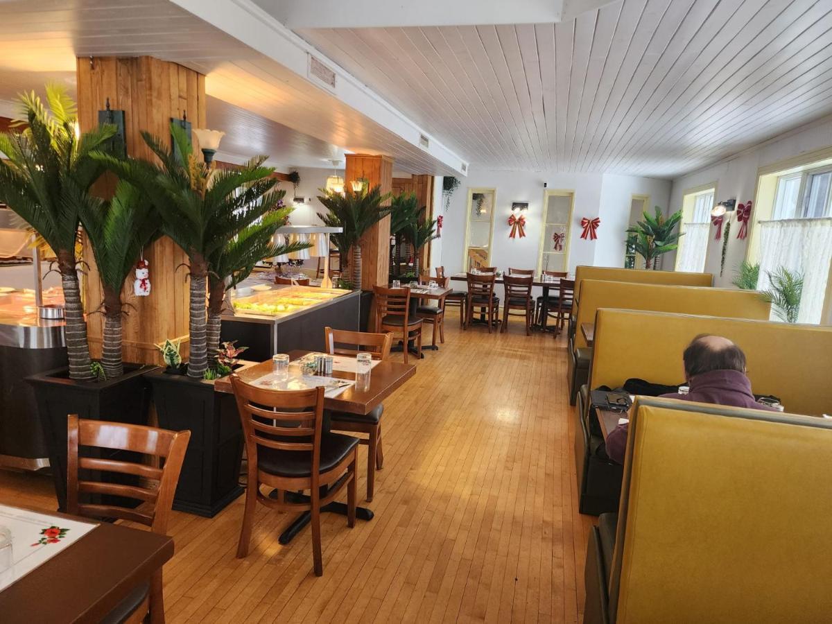 Hotel Fleurs Karaibes Saint-Alexandre-de-Kamouraska Екстериор снимка