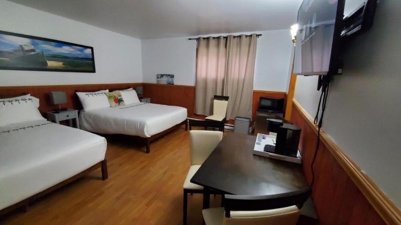 Hotel Fleurs Karaibes Saint-Alexandre-de-Kamouraska Екстериор снимка